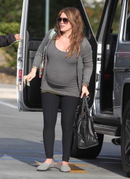 Хилари Дафф, фото 17197. Hilary Duff Goes To Saint Johns Hospital in Santa Monica 1/31/12, foto 17197